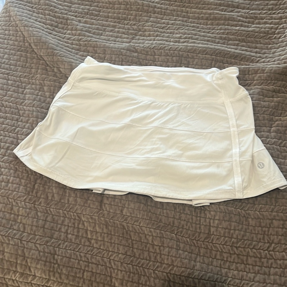 Lululemon skort. White. Size 6.